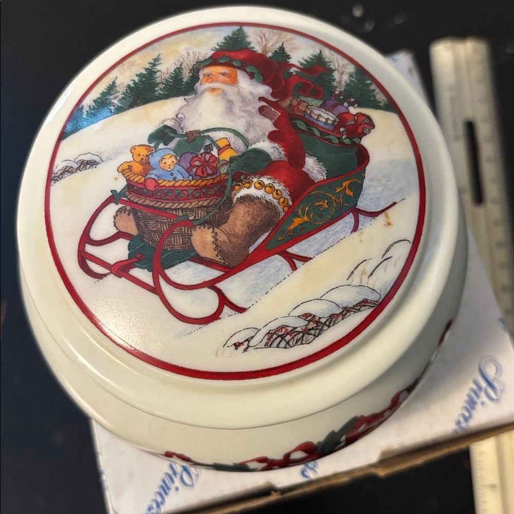 Princess house Festive Santa Sleigh Ceramic lidded bowel